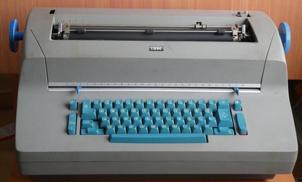 electric typewriter